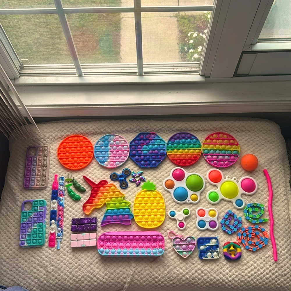30 pack of fidget toys, fun puzzling toys.